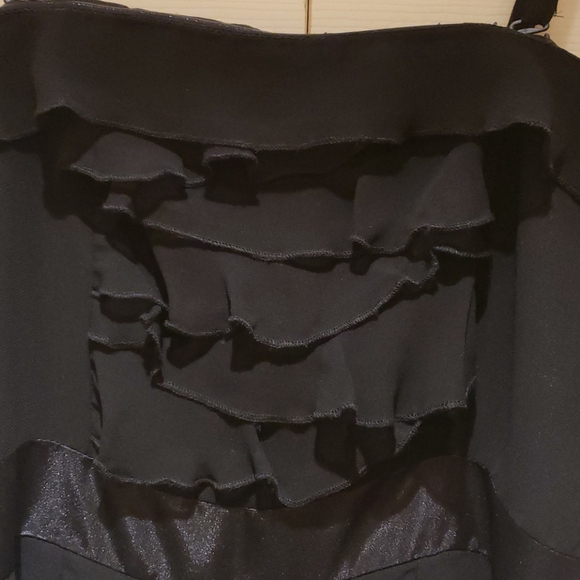 RW&CO Ruffle front Dress - Picture 3 of 7